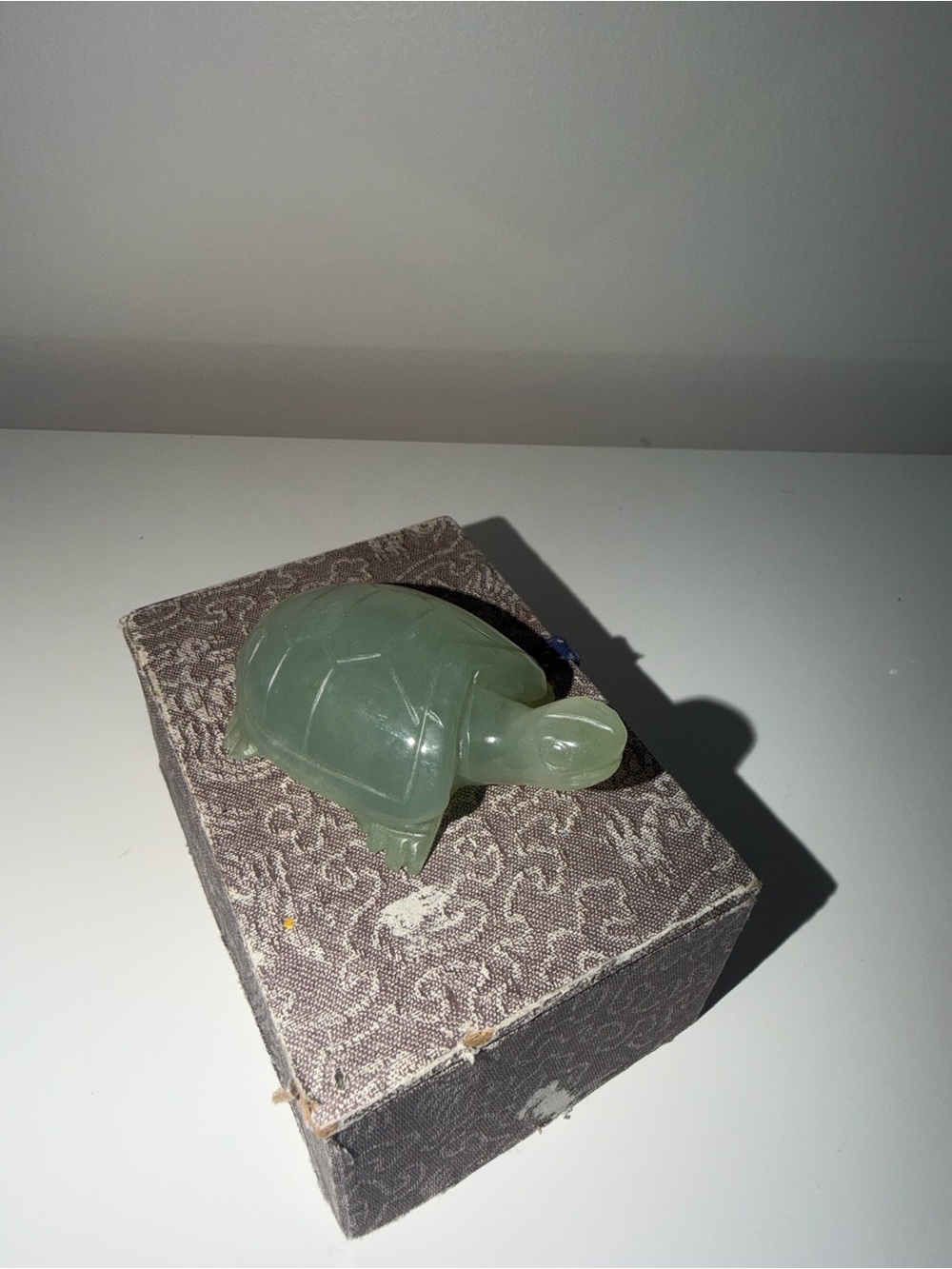 Green Jade Turtle Figurine - Decorative Reptile Accent